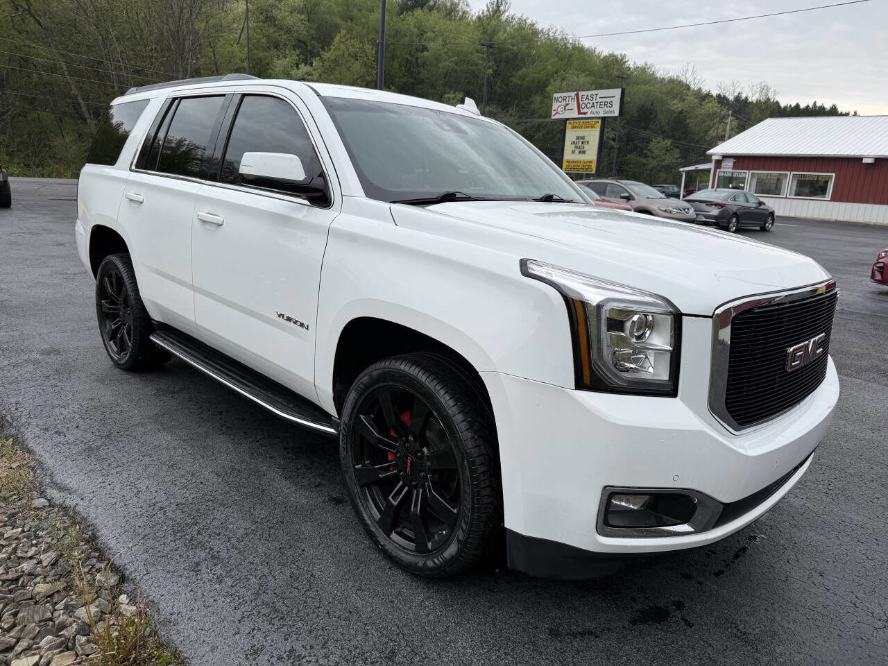Used 2017 GMC Yukon SLT AWD/4WD image 17