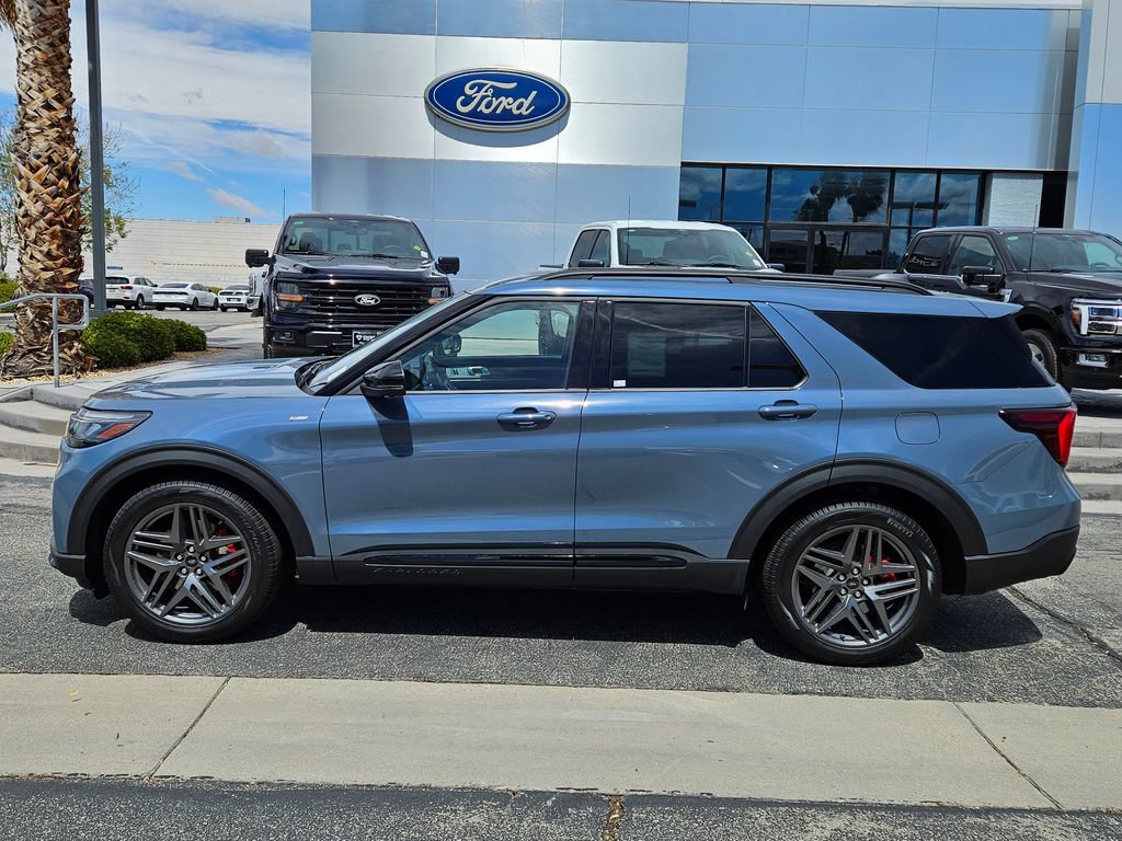 New 2026 Ford Explorer ST-Line w/ ST-Line Street Pack RWD image 3