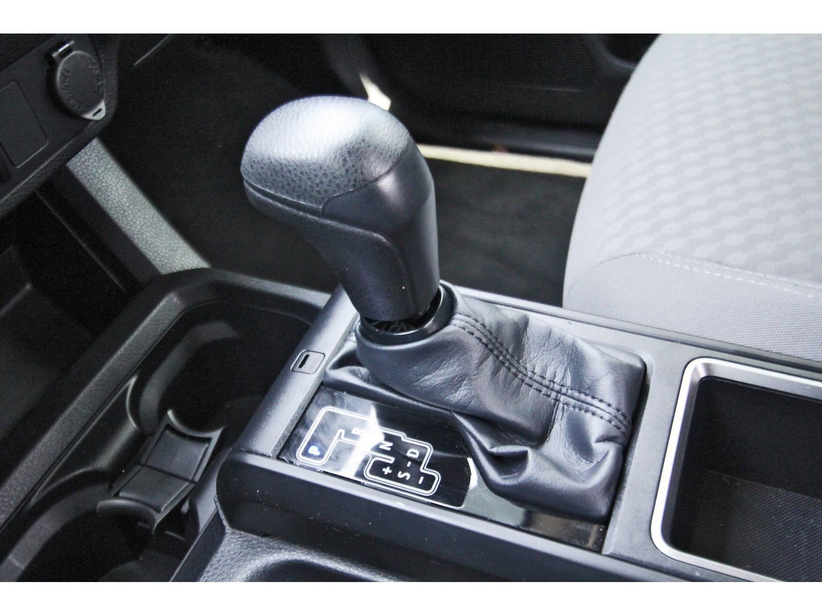 Used 2022 Toyota Tacoma SR RWD image 26
