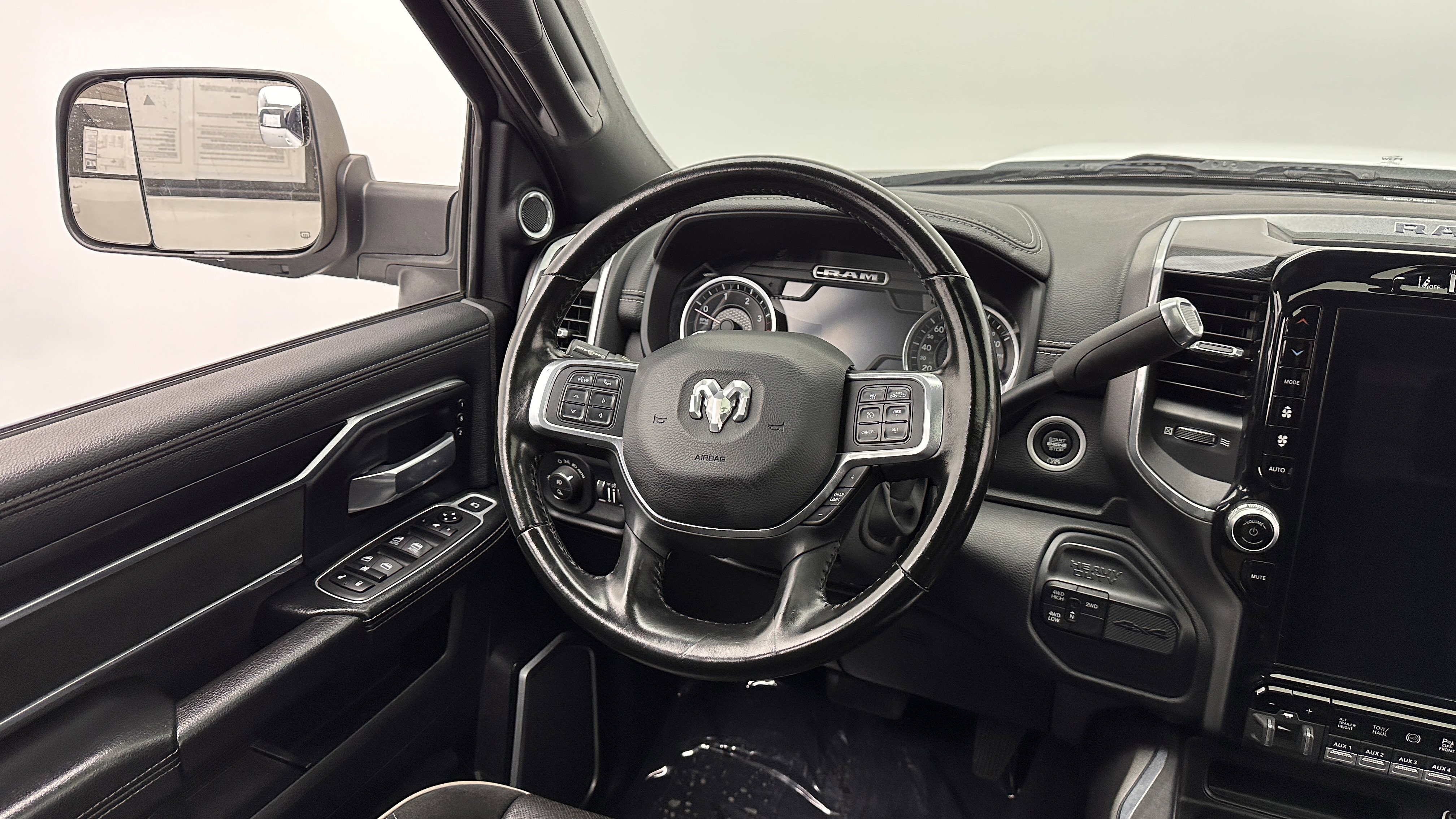 Used 2021 RAM 3500 Laramie image 33