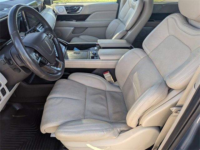 Used 2020 Lincoln Navigator Reserve w/ Luxury Package image 12