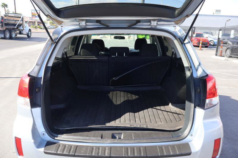 Used 2014 Subaru Outback 2.5i Premium AWD/4WD image 22