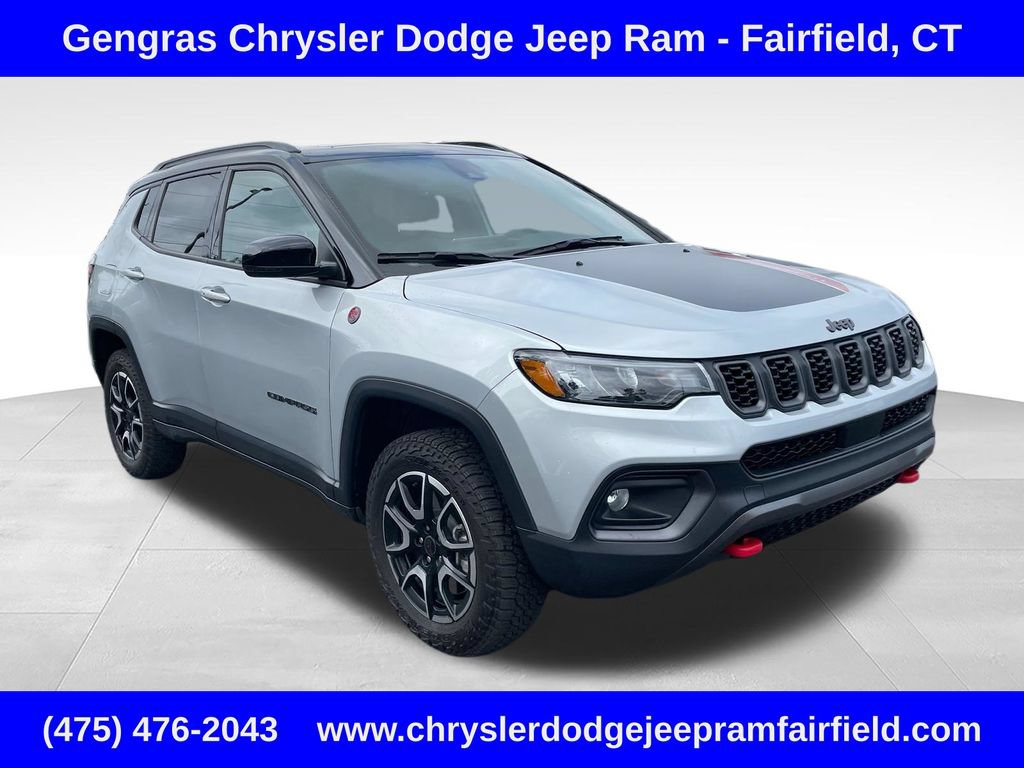 Certified 2025 Jeep Compass Trailhawk w/ Sun & Sound Group AWD/4WD image 9