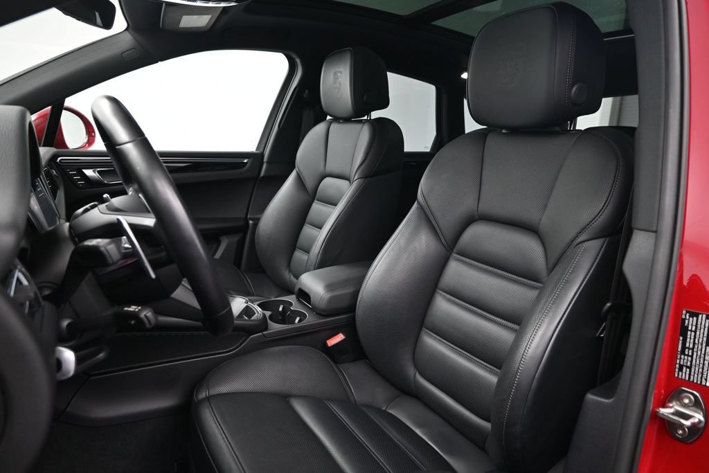 Certified 2024 Porsche Macan AWD/4WD image 5