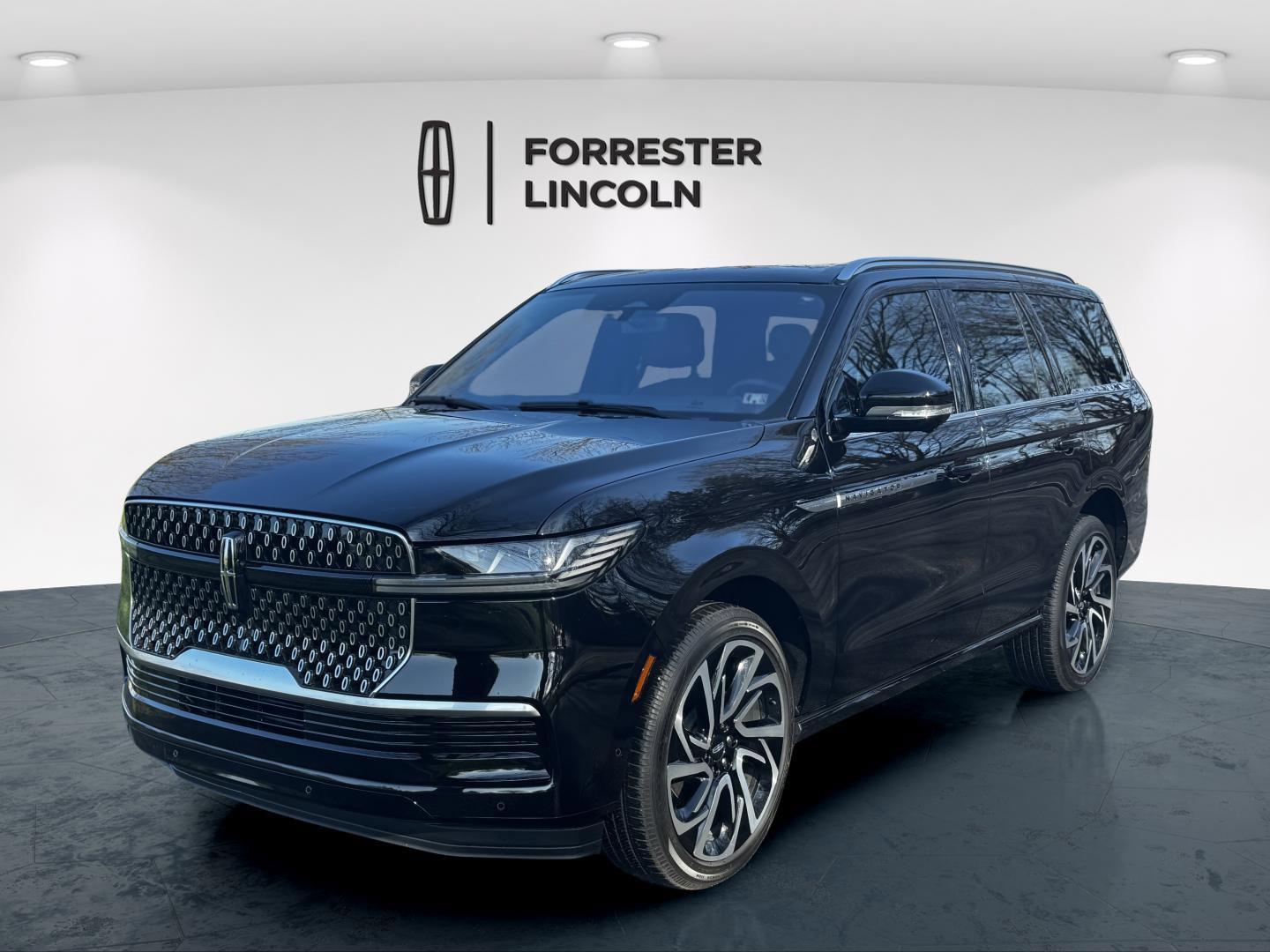 Used 2025 Lincoln Navigator Reserve AWD/4WD image 12