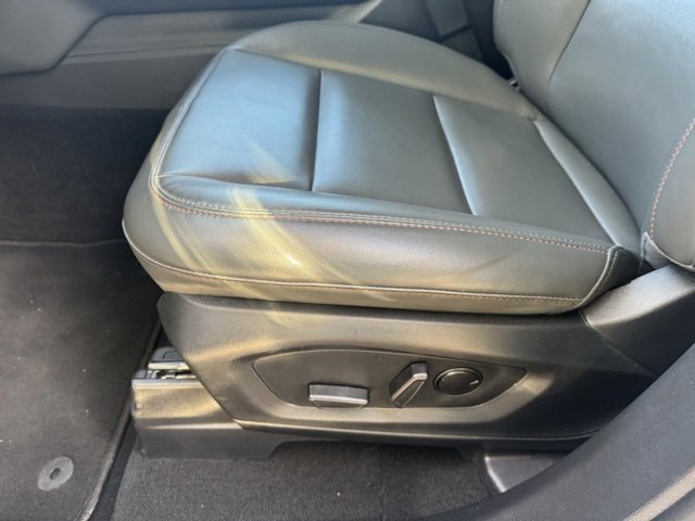 Certified 2025 Ford Explorer Active w/ Active Comfort Package image 6