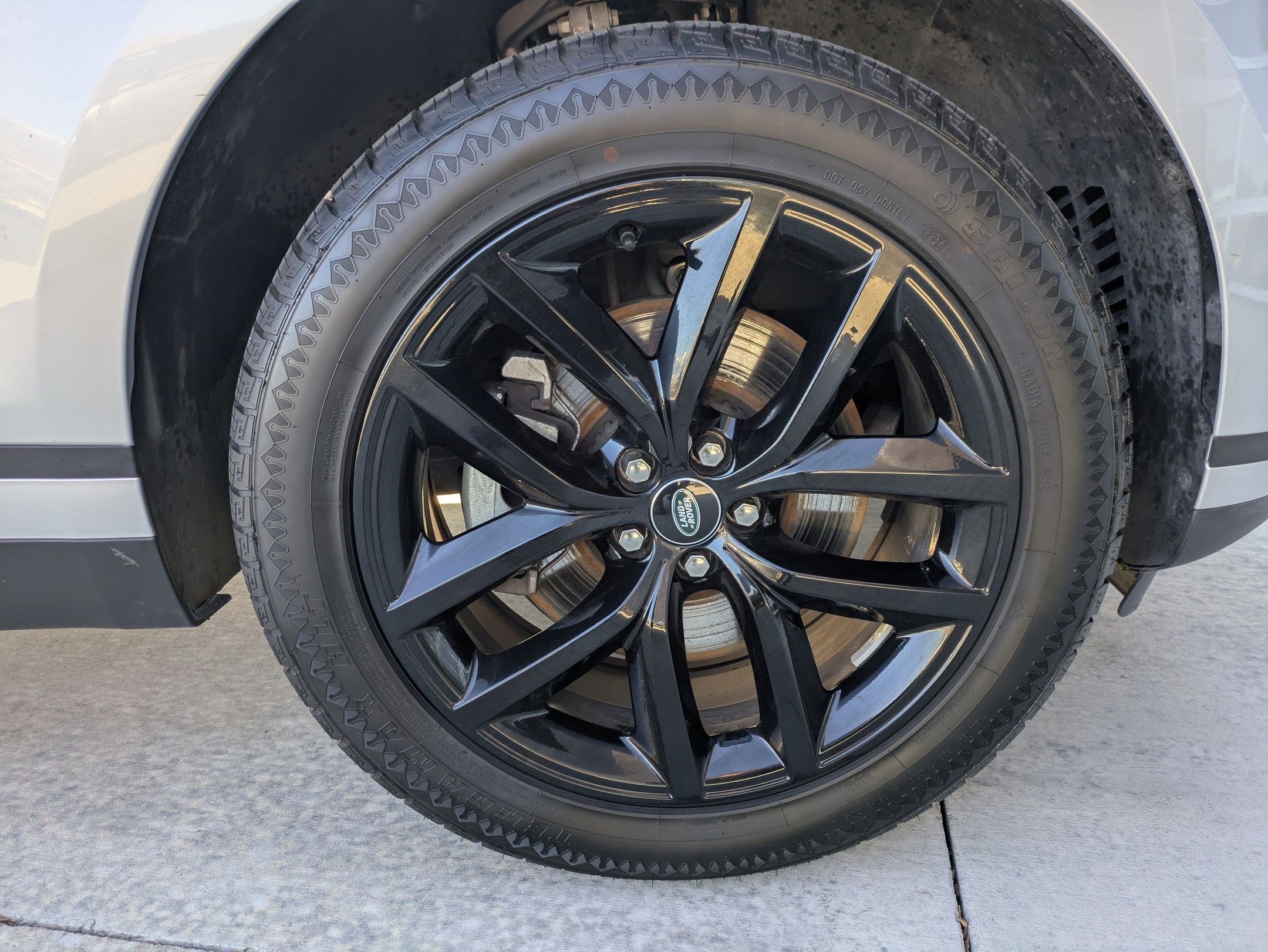 Certified 2024 Land Rover Range Rover Velar S image 32