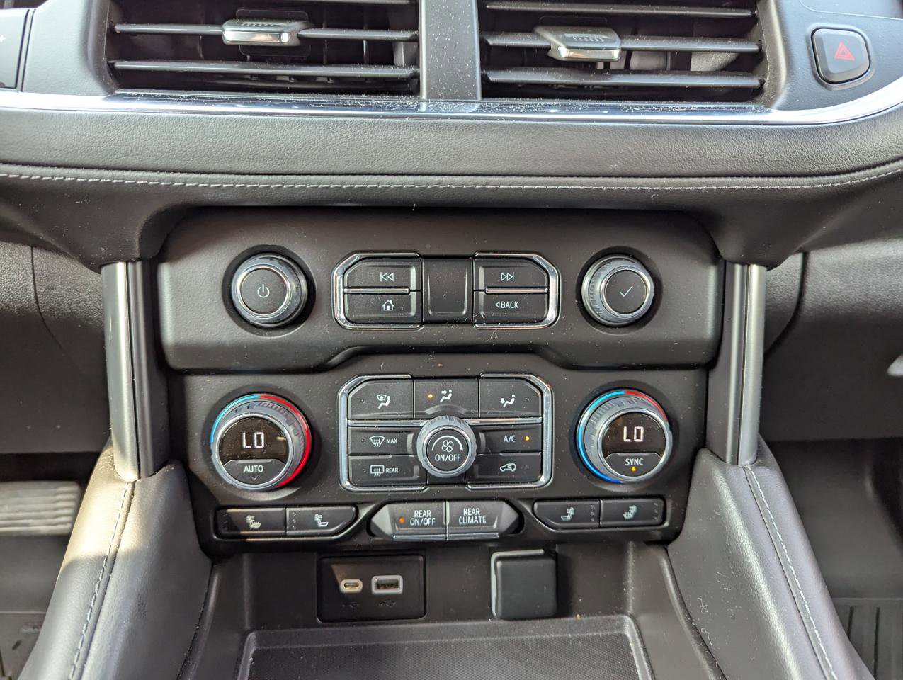 Used 2023 Chevrolet Tahoe Z71 AWD/4WD image 23