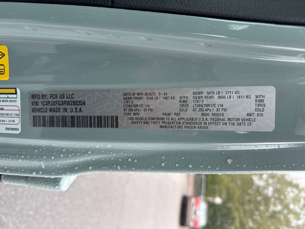 Used 2024 Jeep Wrangler Unlimited Rubicon w/ Technology Group image 28