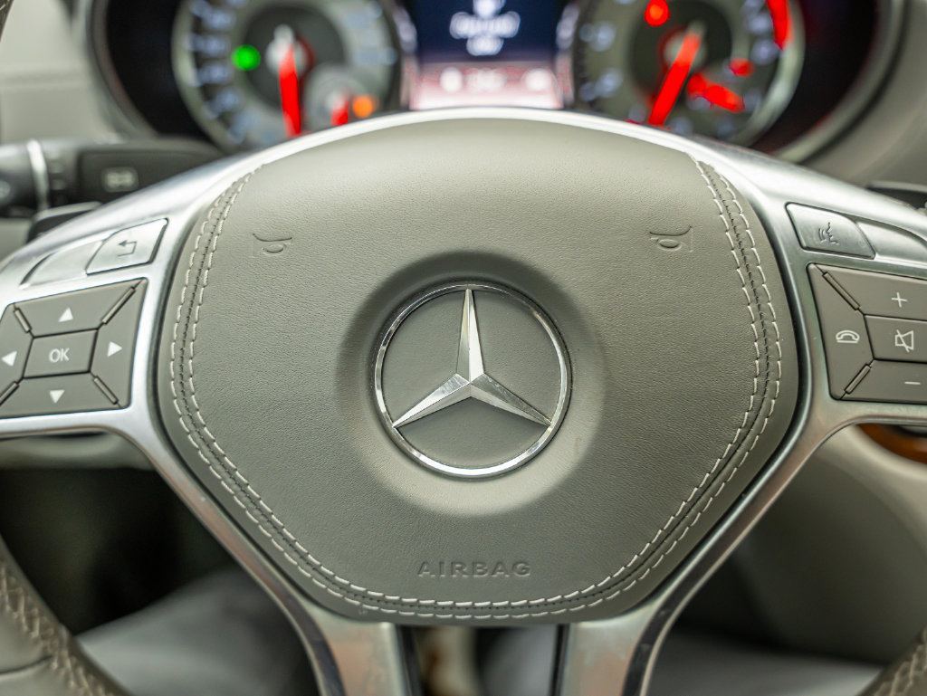 Used 2013 Mercedes-Benz SL 550 image 31