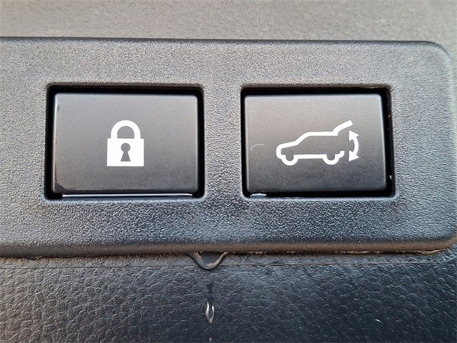 Used 2025 Subaru Outback Premium image 31