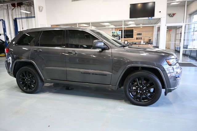 Used 2021 Jeep Grand Cherokee Laredo X image 4