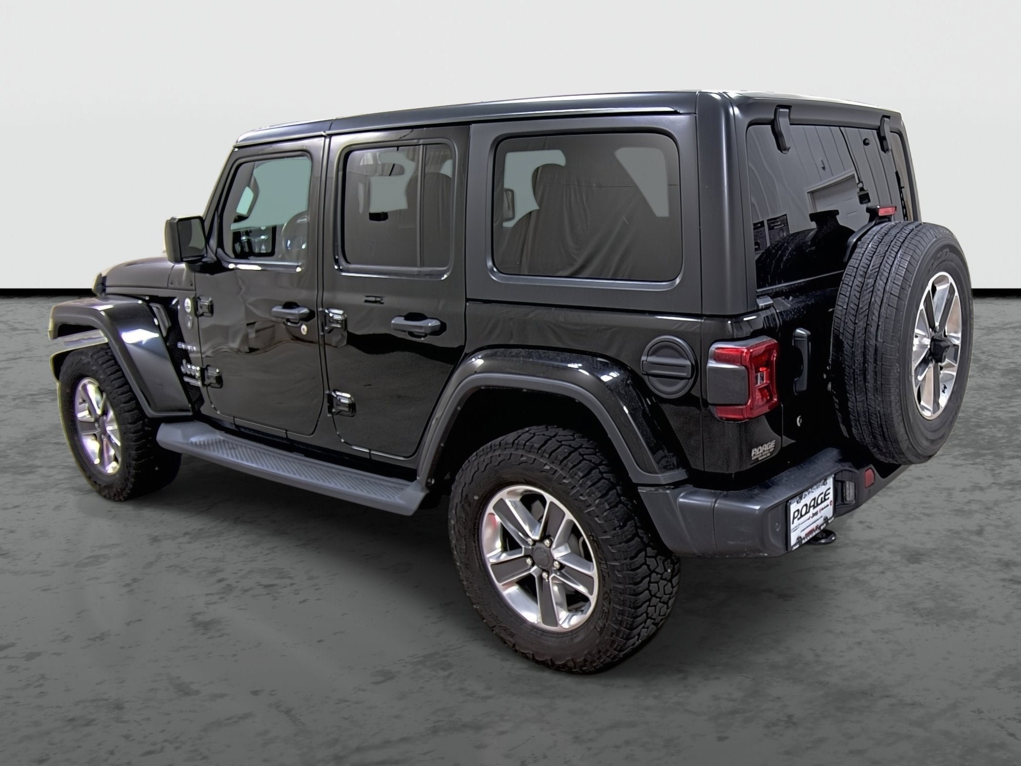 Used 2019 Jeep Wrangler Unlimited Sahara w/ Safety Group AWD/4WD image 2