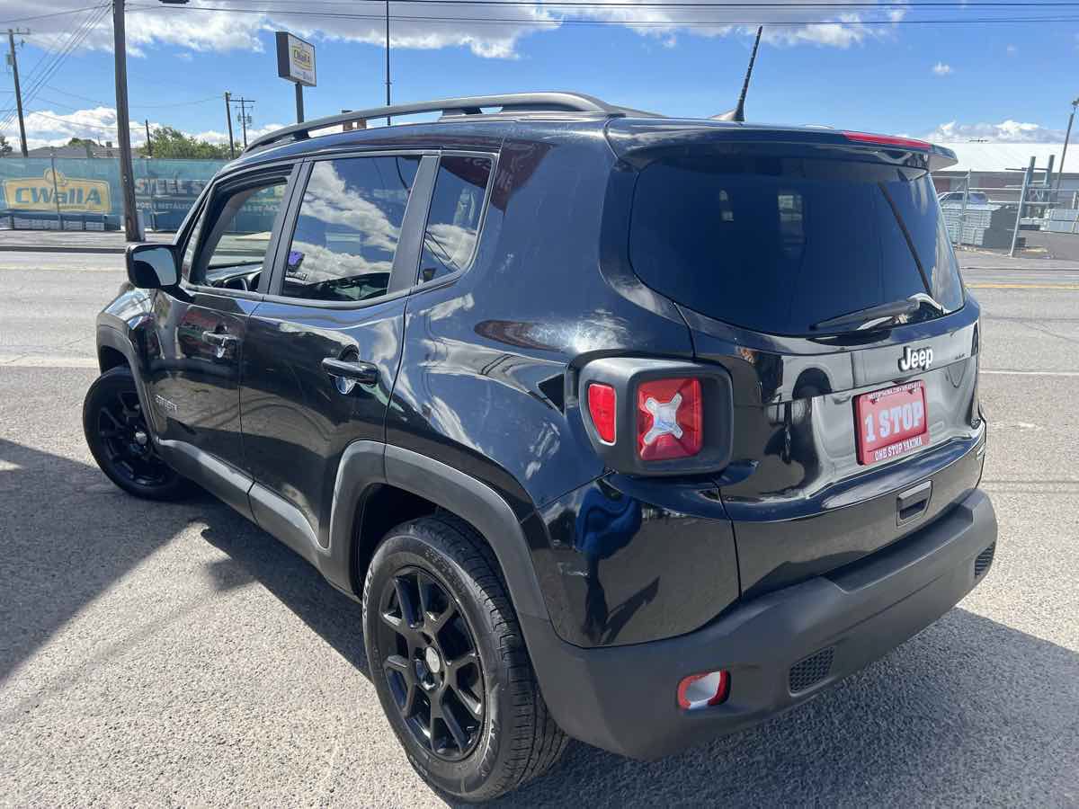 Used 2020 Jeep Renegade Latitude w/ Safety & Security Group II FWD image 7
