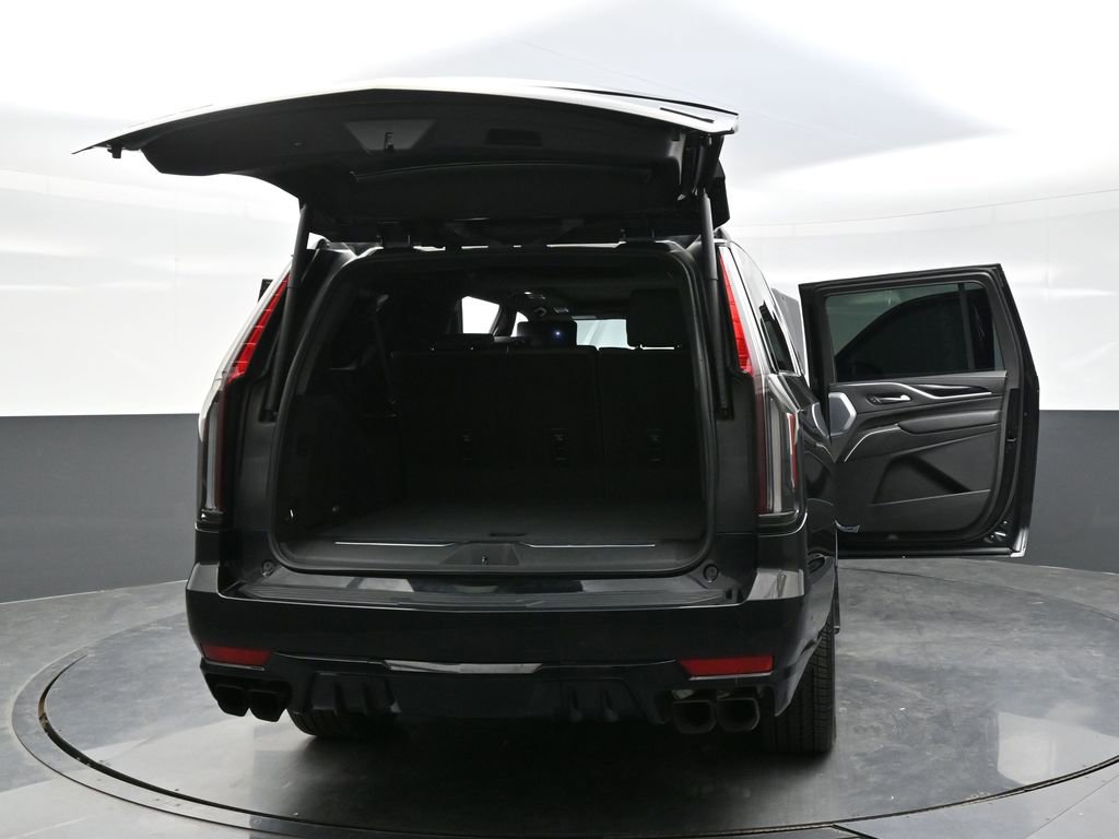 Certified 2024 Cadillac Escalade ESV V w/ LPO, ONYX Package image 40