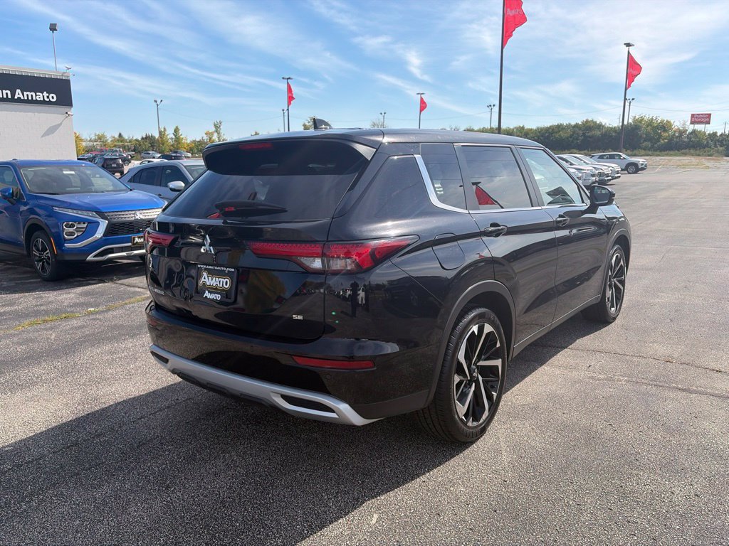 Used 2024 Mitsubishi Outlander SE FWD image 6