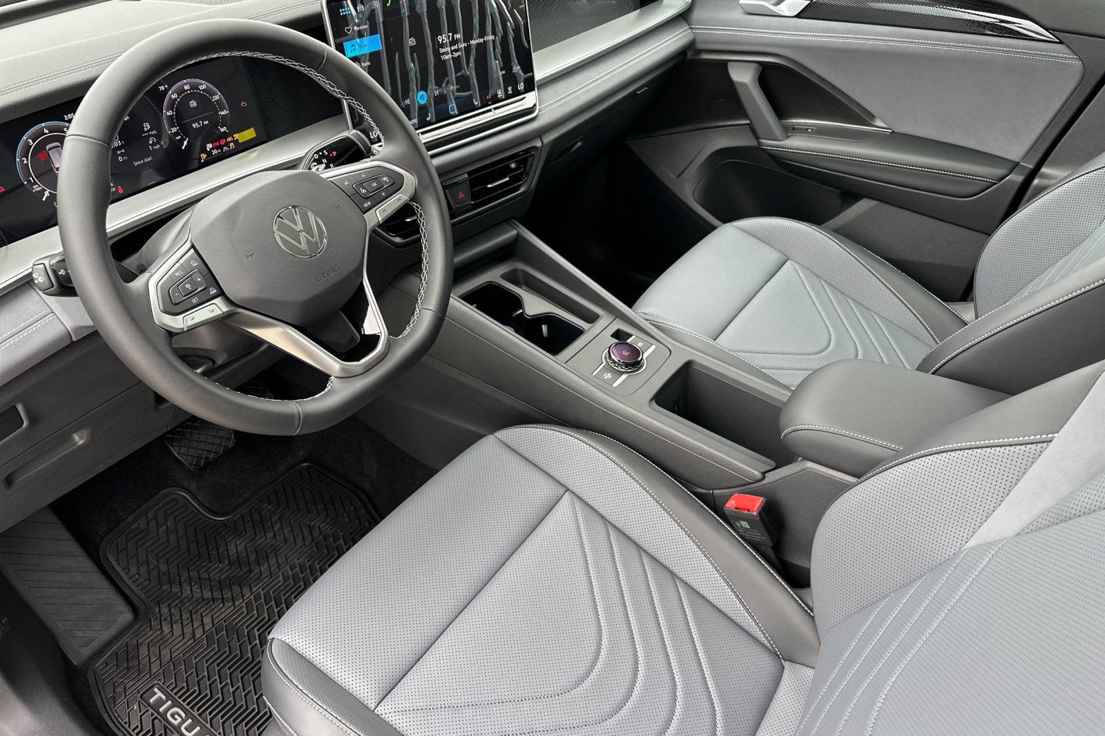 New 2026 Volkswagen Tiguan SE AWD/4WD image 10