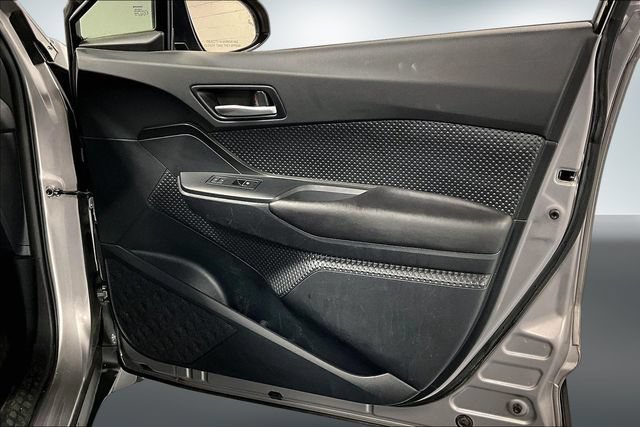 Used 2018 Toyota C-HR XLE FWD image 24