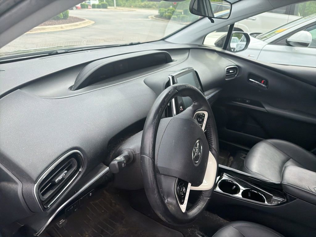 Used 2017 Toyota Prius Prime Premium FWD image 9