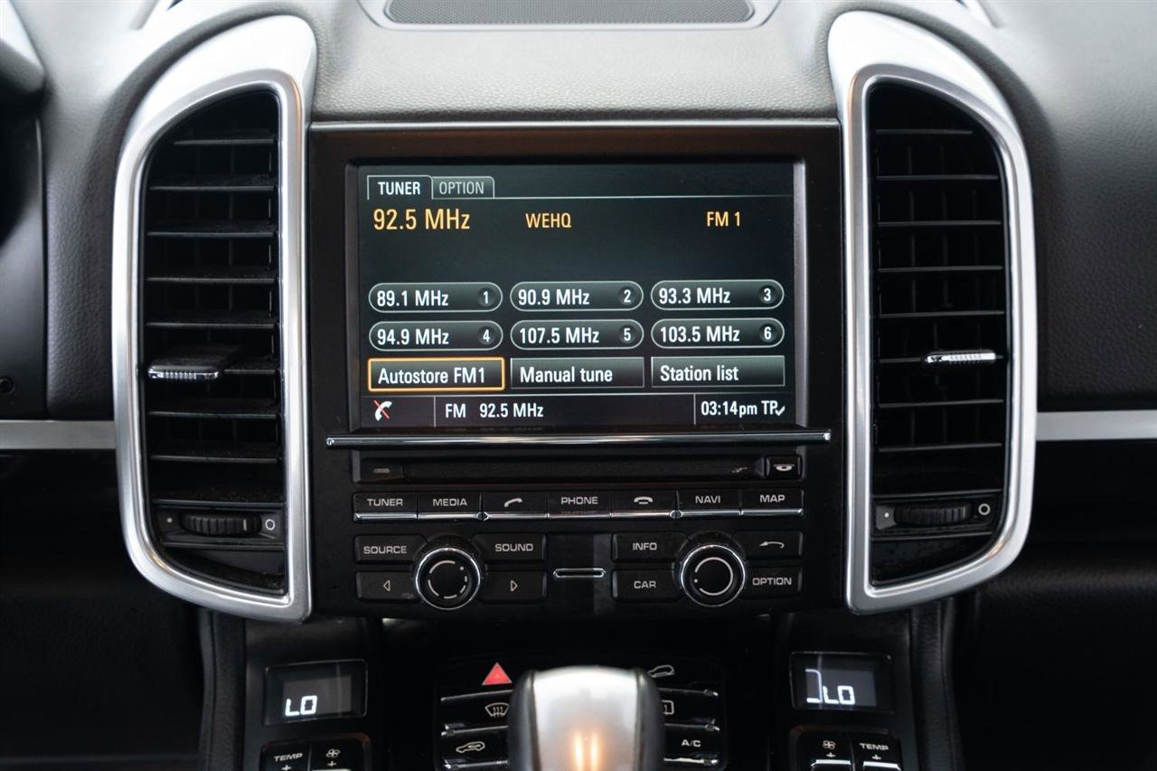 Used 2014 Porsche Cayenne S AWD/4WD image 17