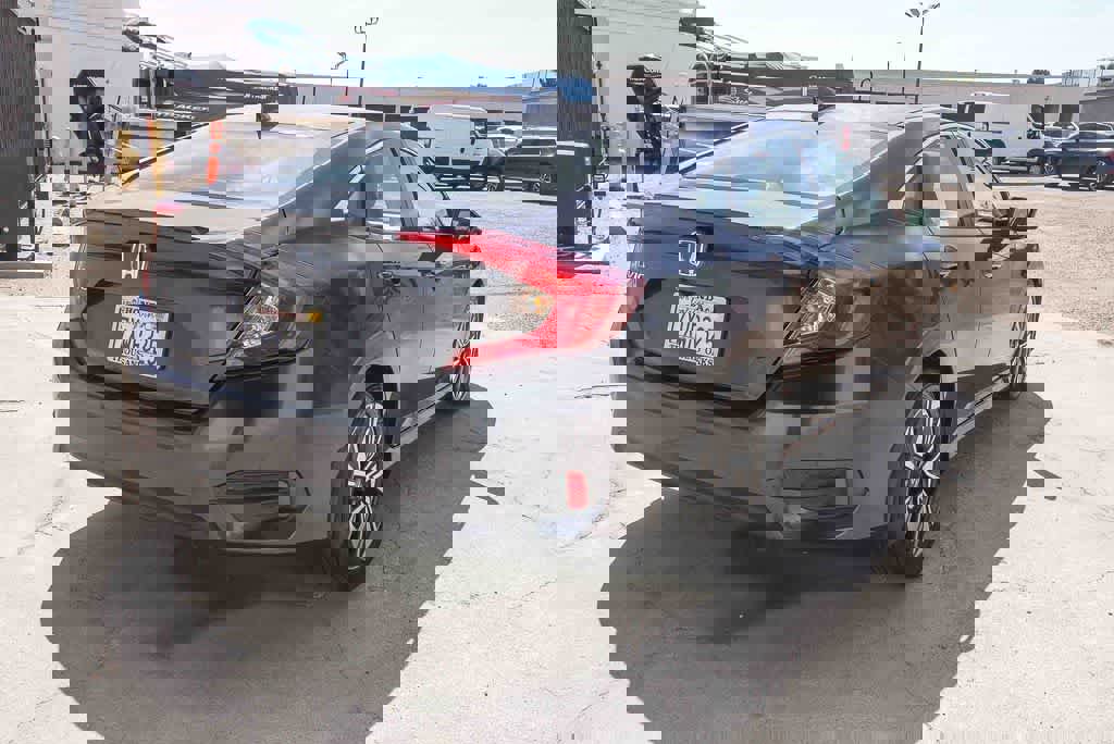 Used 2017 Honda Civic EX-T image 9