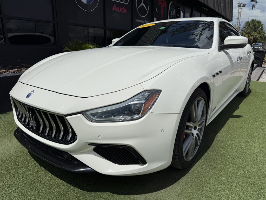 Used 2018 Maserati Ghibli GranSport RWD image 1