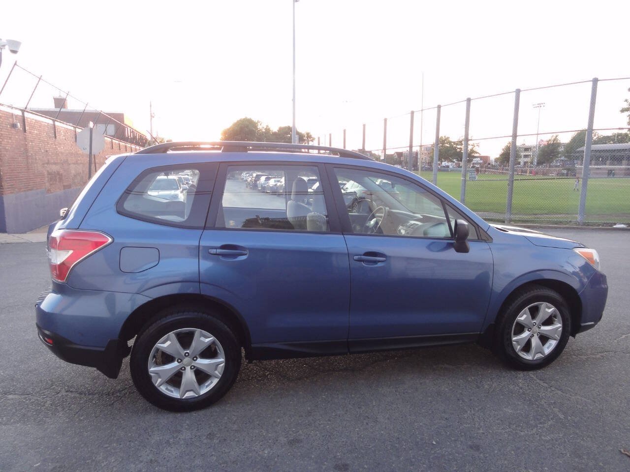 Used 2015 Subaru Forester 2.5i w/ Alloy Wheel Package AWD/4WD image 4