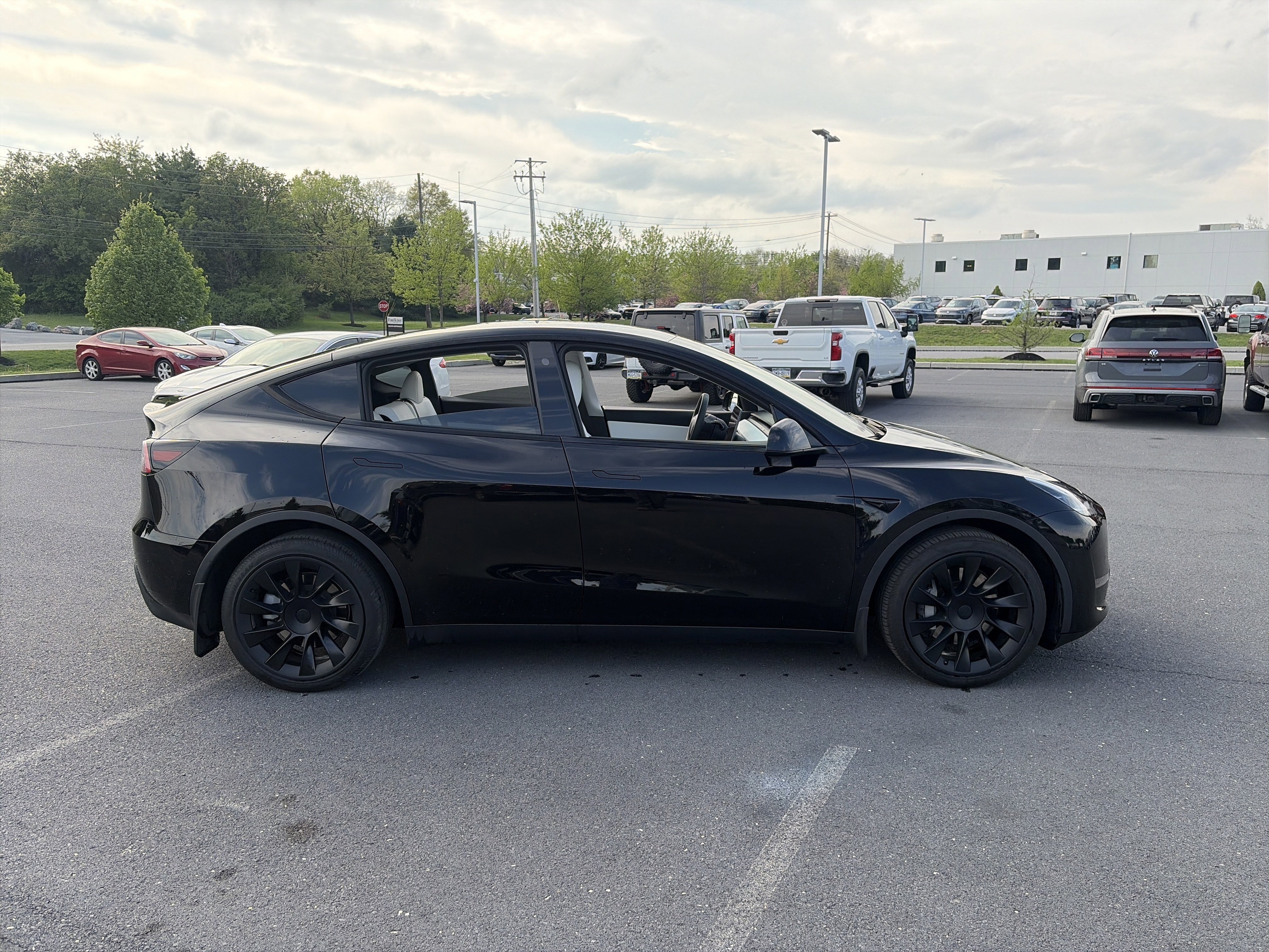 Used 2021 Tesla Model Y Long Range image 4