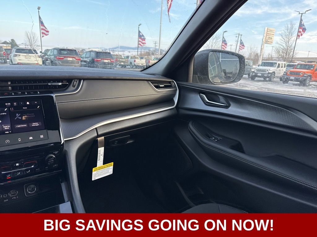 New 2025 Jeep Grand Cherokee Laredo X image 42