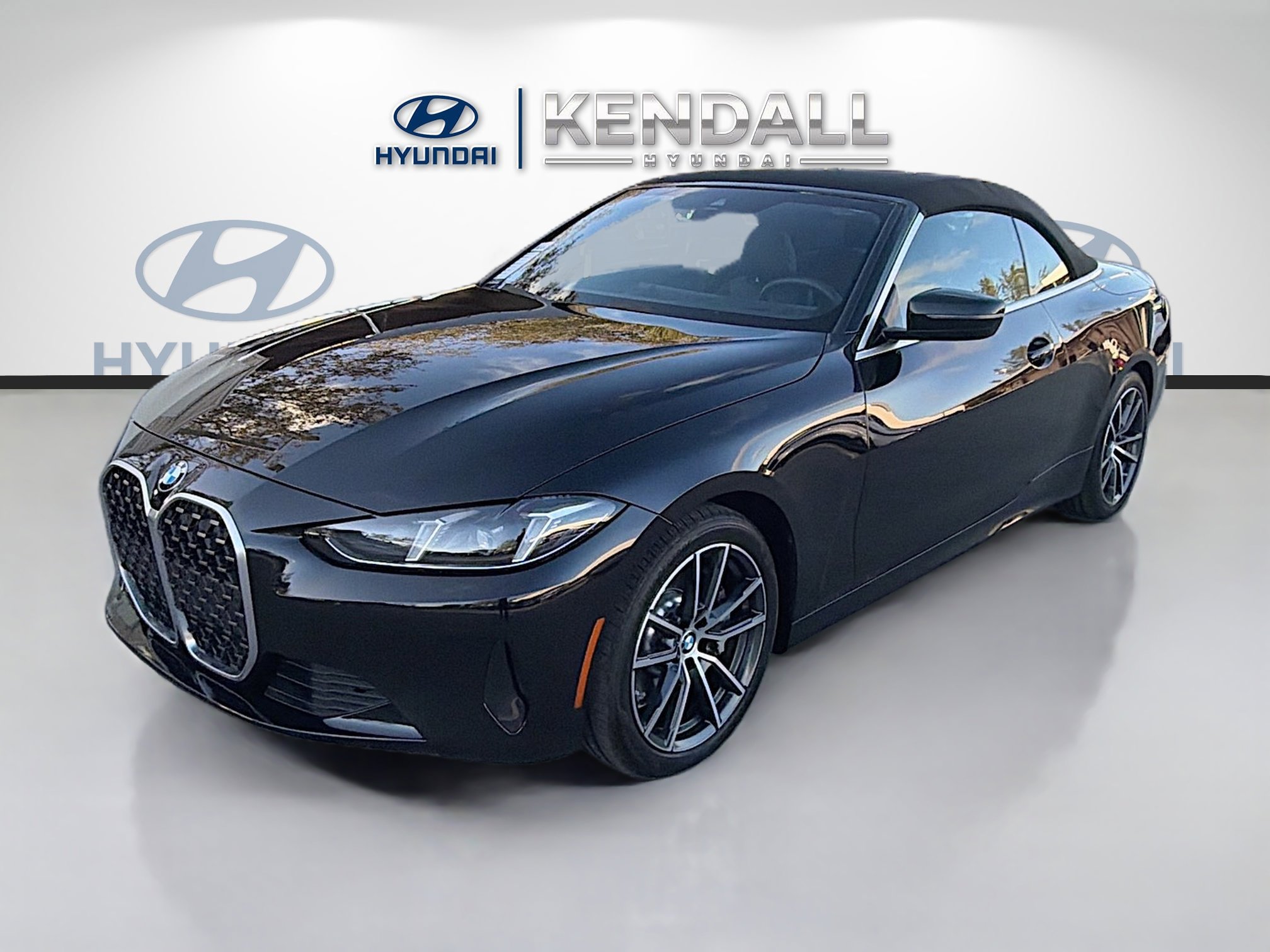 Used 2025 BMW 430i Convertible image 3