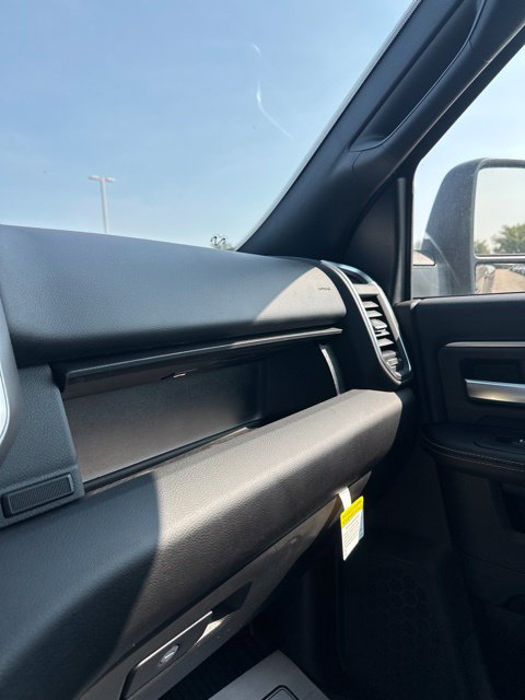 New 2026 RAM 3500 Big Horn AWD/4WD image 36