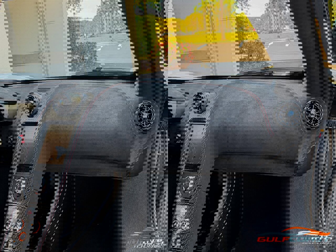 Used 2016 McLaren 675LT image 37