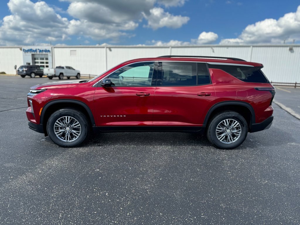 New 2025 Chevrolet Traverse LT image 2