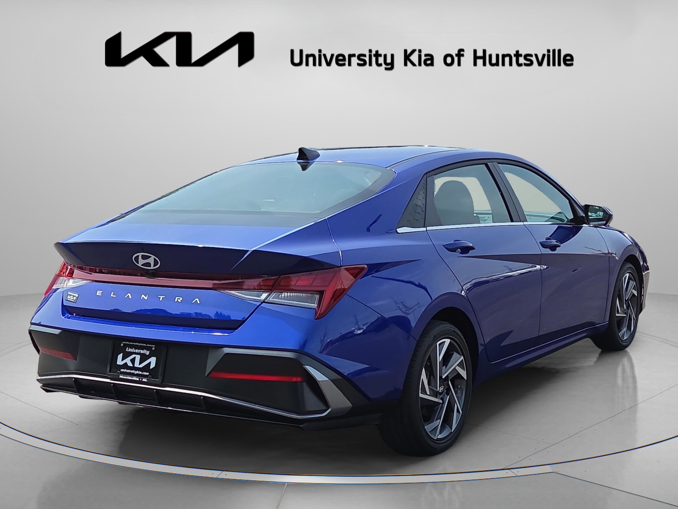 Used 2025 Hyundai Elantra SEL image 7