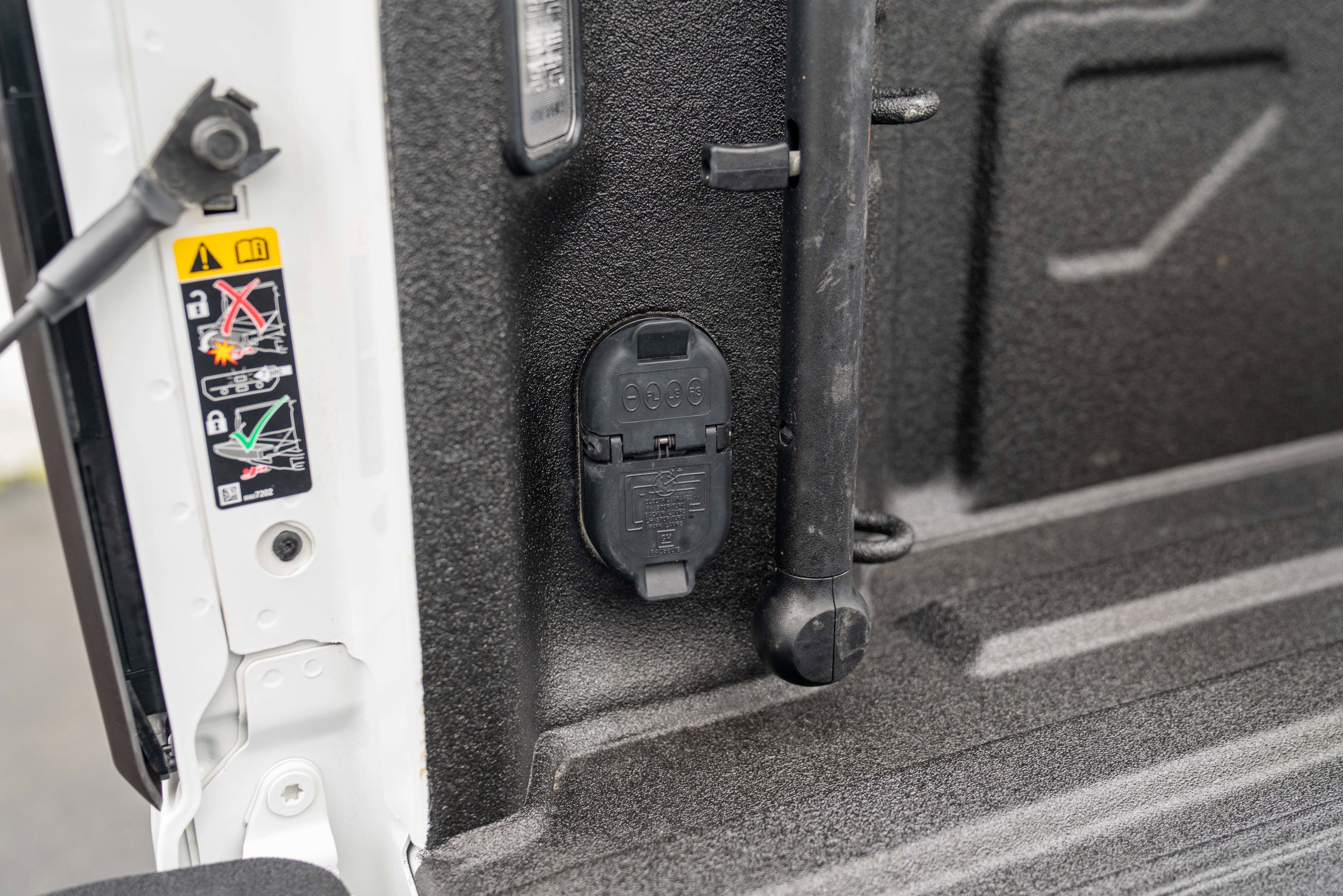 Used 2024 GMC Sierra 3500 Denali w/ Denali Reserve Package image 45