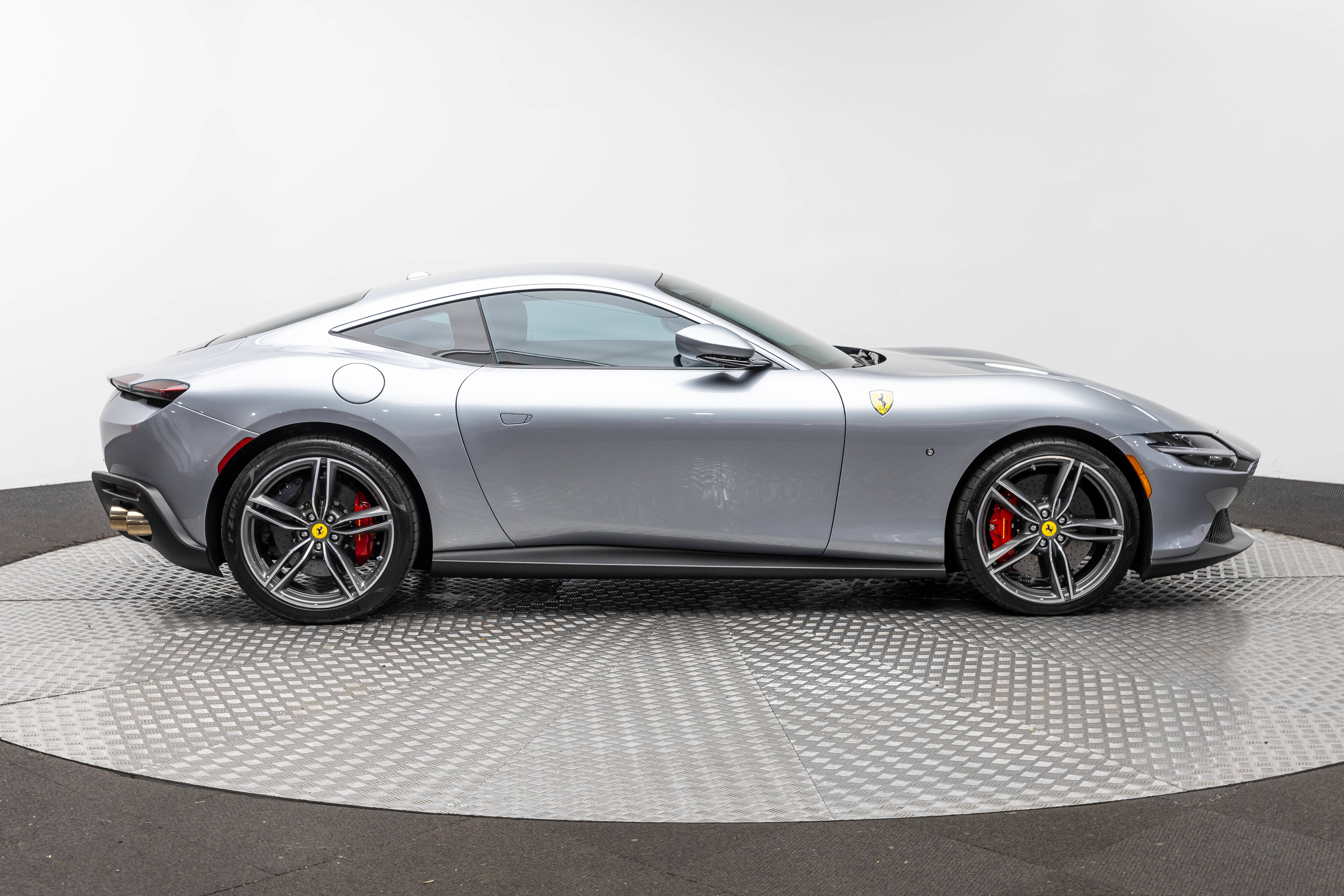 Certified 2024 Ferrari Roma RWD image 9