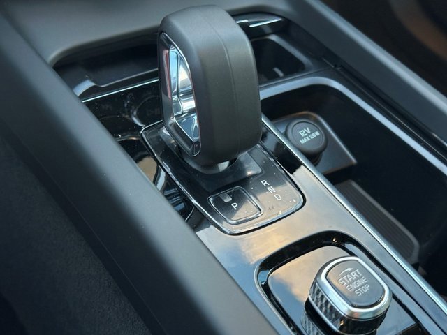 New 2025 Volvo XC60 T8 Core w/ Climate Package image 20