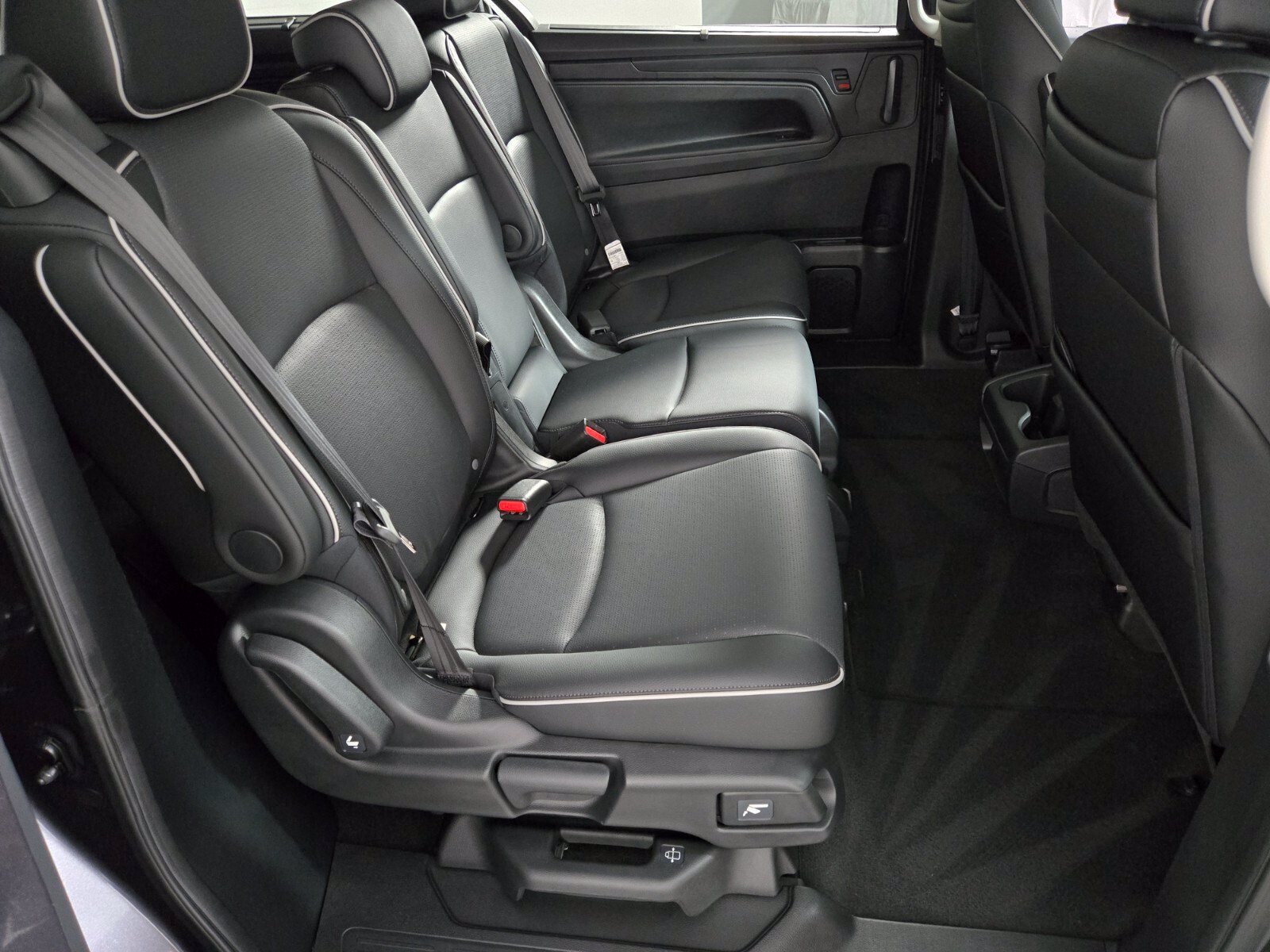 Used 2026 Honda Odyssey Elite image 18