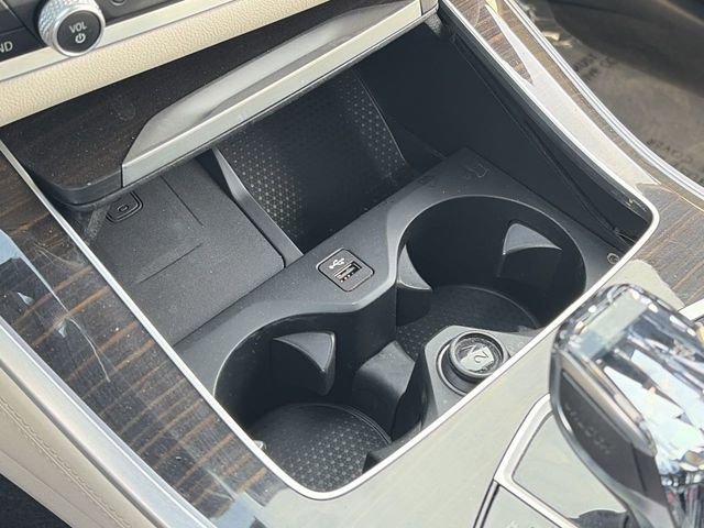 Used 2021 BMW X5 M50i w/ Executive Package image 32