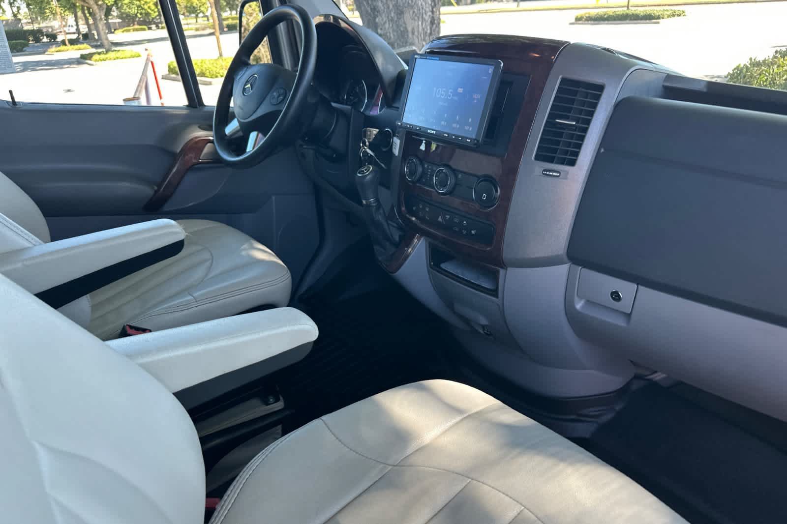 Used 2015 Mercedes-Benz Sprinter 3500 image 15