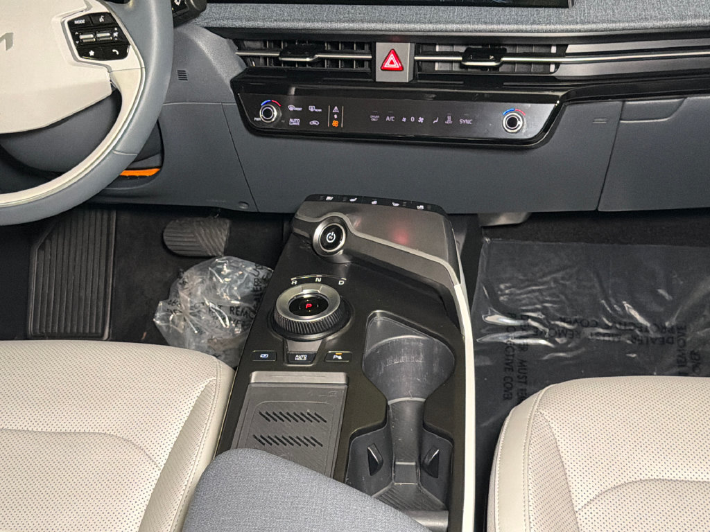 Certified 2023 Kia EV6 Wind w/ Wind Technology Package AWD/4WD image 17