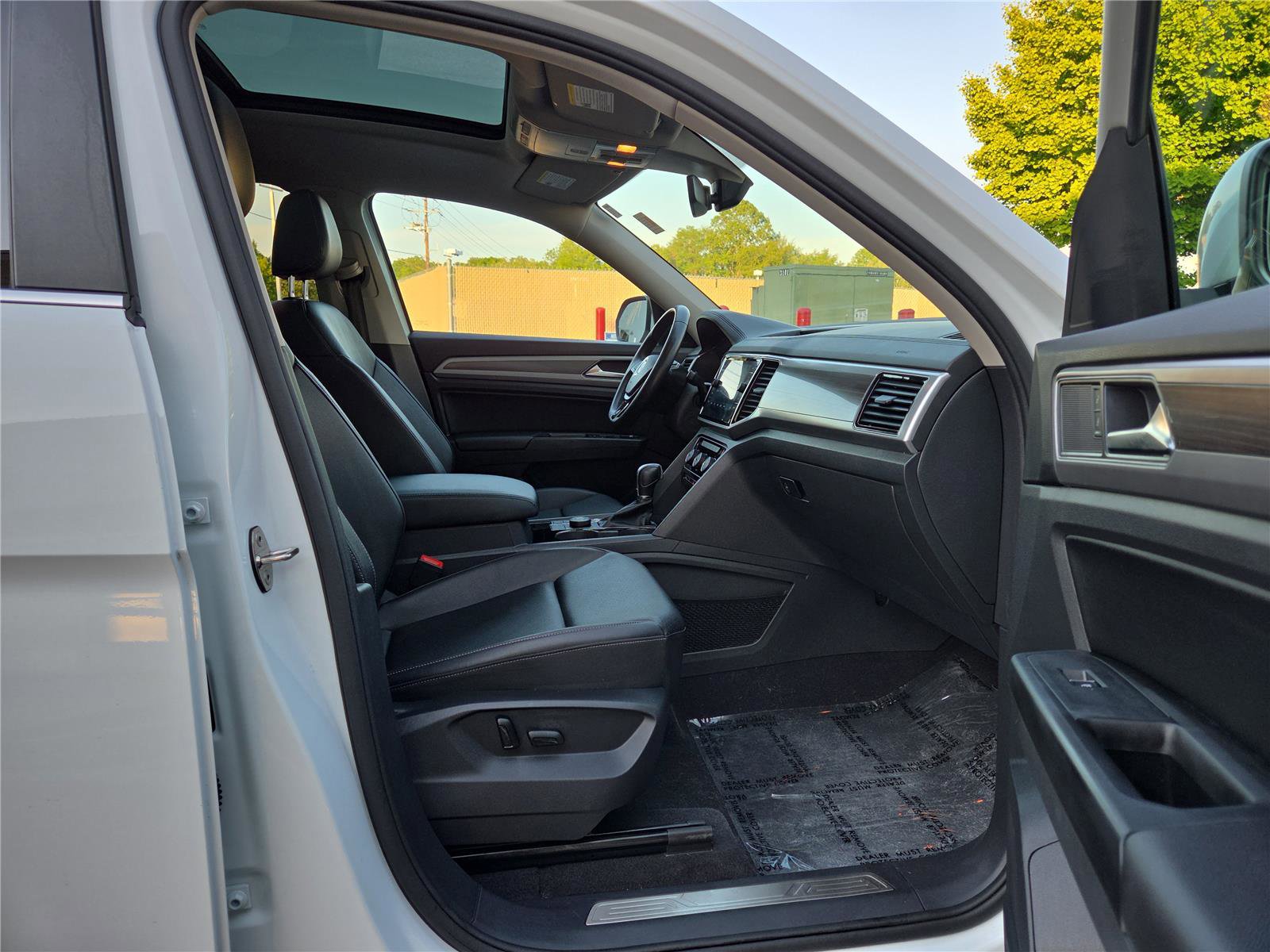 Used 2019 Volkswagen Atlas SEL R-Line AWD/4WD image 26