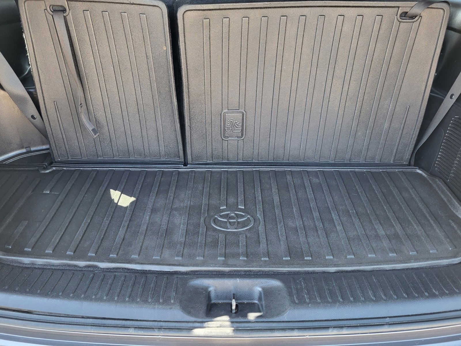 Used 2016 Toyota Highlander Limited Platinum AWD/4WD image 32