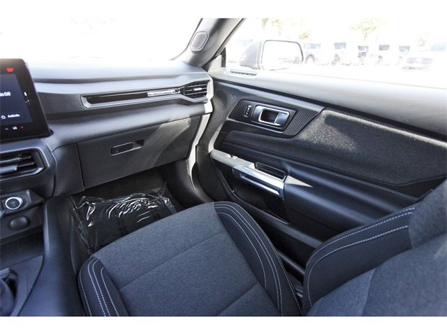 Used 2025 Ford Mustang Coupe image 9