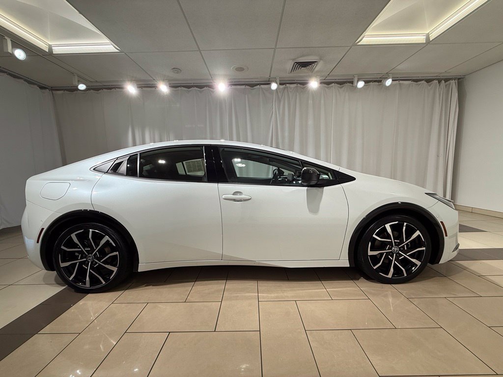 Certified 2024 Toyota Prius Prime Premium w/ Advanced Technology Package FWD image 6