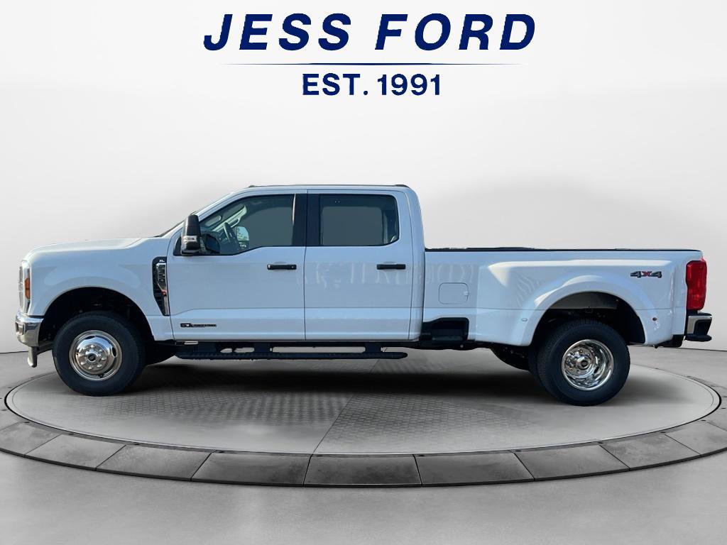 New 2026 Ford F350 XL image 2