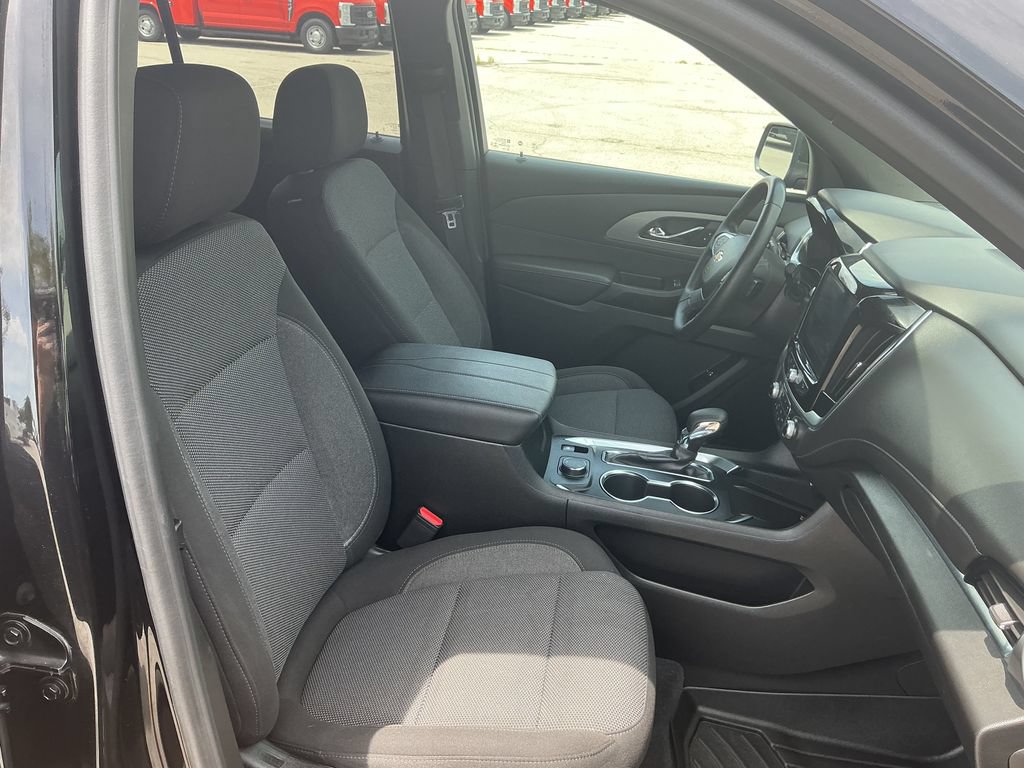 Used 2023 Chevrolet Traverse LT AWD/4WD image 16