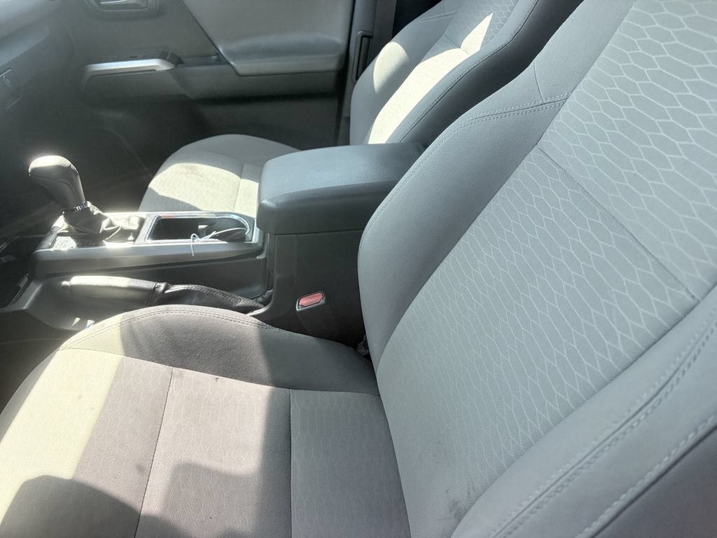 Used 2019 Toyota Tacoma SR5 RWD image 6