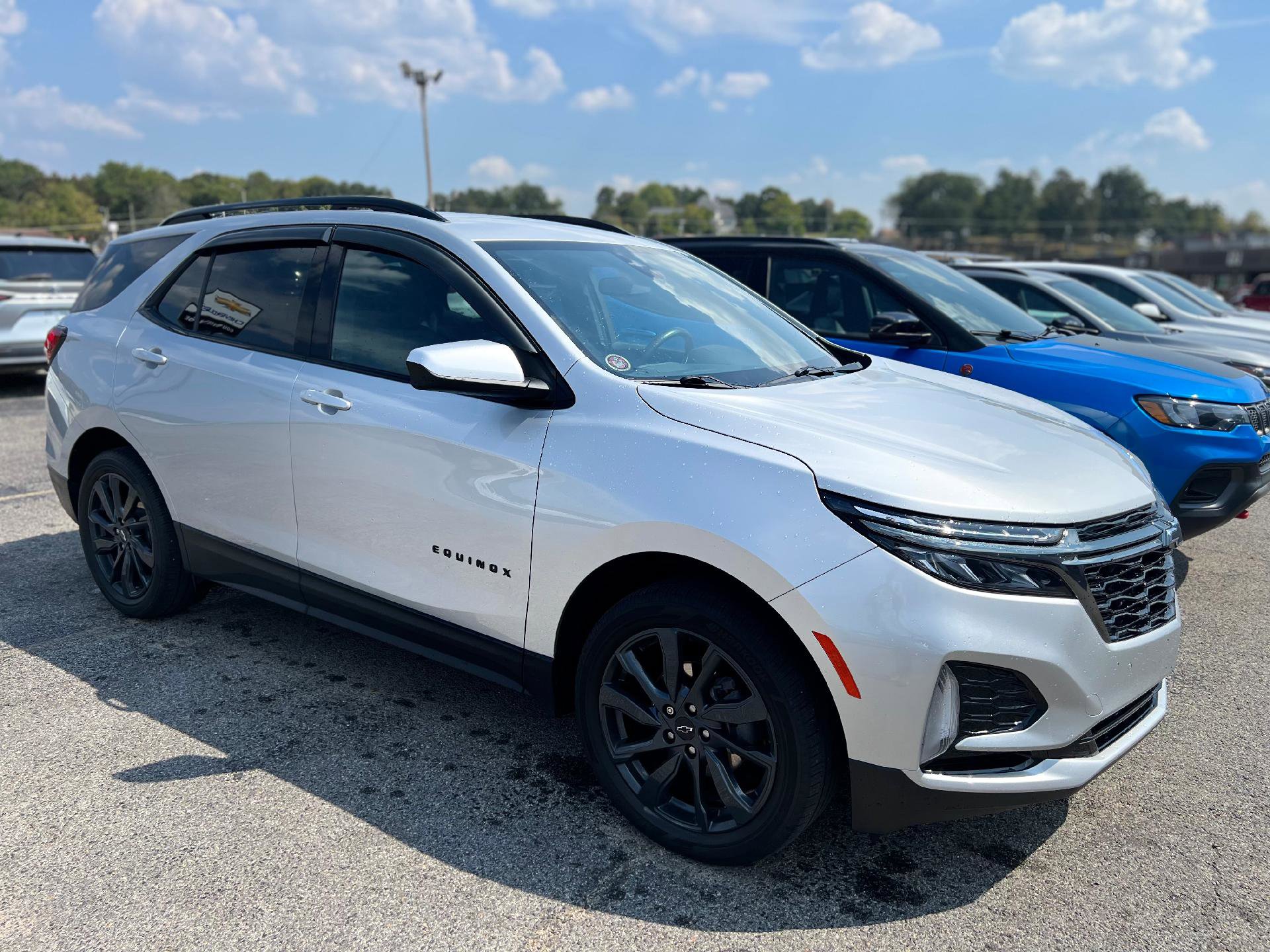 Used 2022 Chevrolet Equinox RS image 1