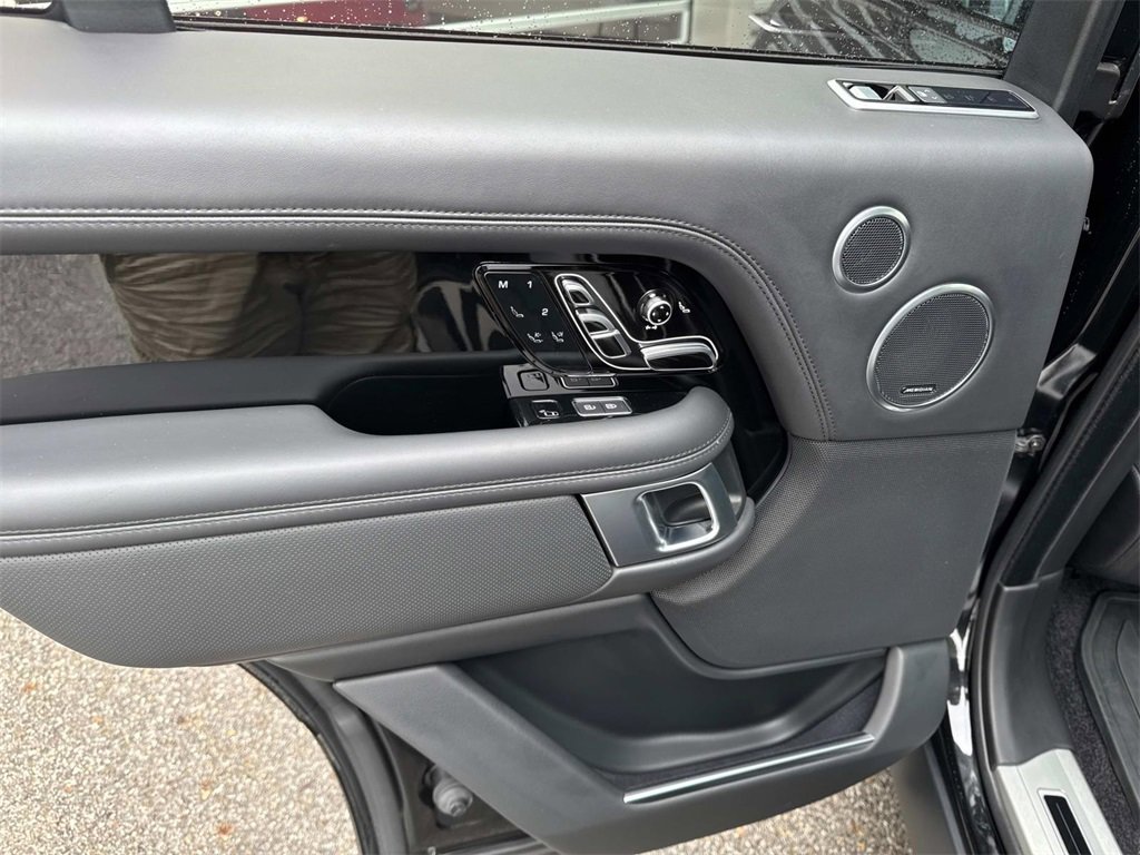 Certified 2021 Land Rover Range Rover SV Autobiography Dynamic image 14